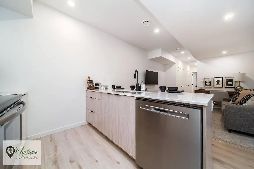 度假居 Modern Suite King Bed Near Whyte Ave And U Of A Wifi 埃德蒙顿